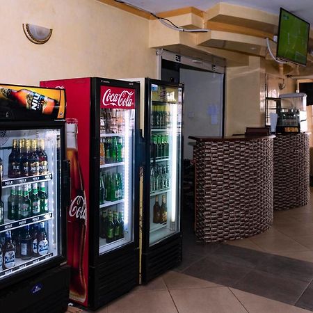 Diamonds Hotel Кампала Екстериор снимка