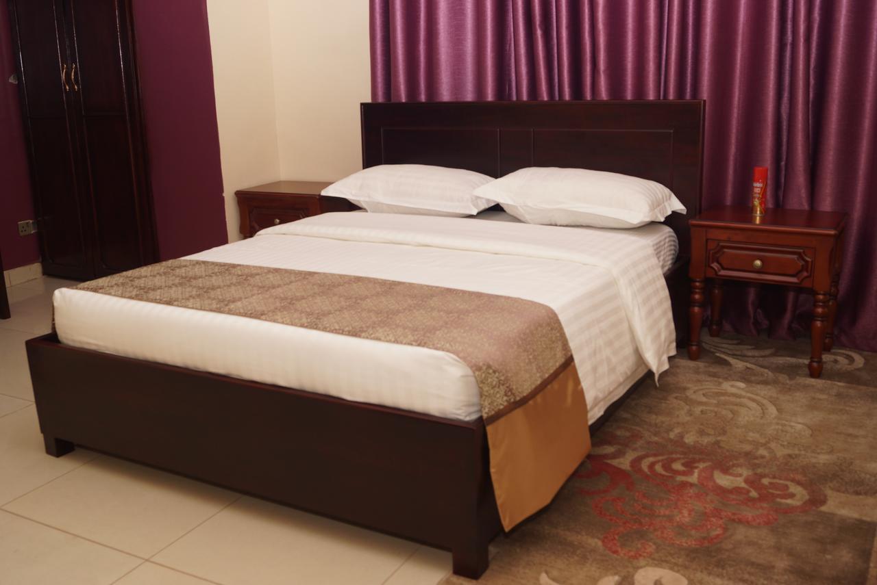 Diamonds Hotel Кампала Екстериор снимка