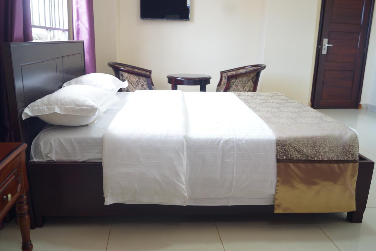 Diamonds Hotel Кампала Екстериор снимка
