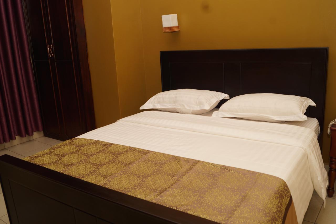 Diamonds Hotel Кампала Екстериор снимка