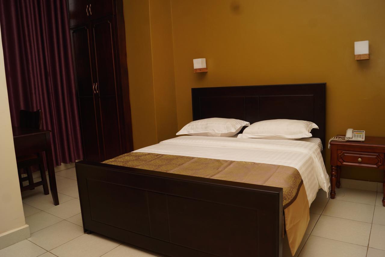 Diamonds Hotel Кампала Екстериор снимка