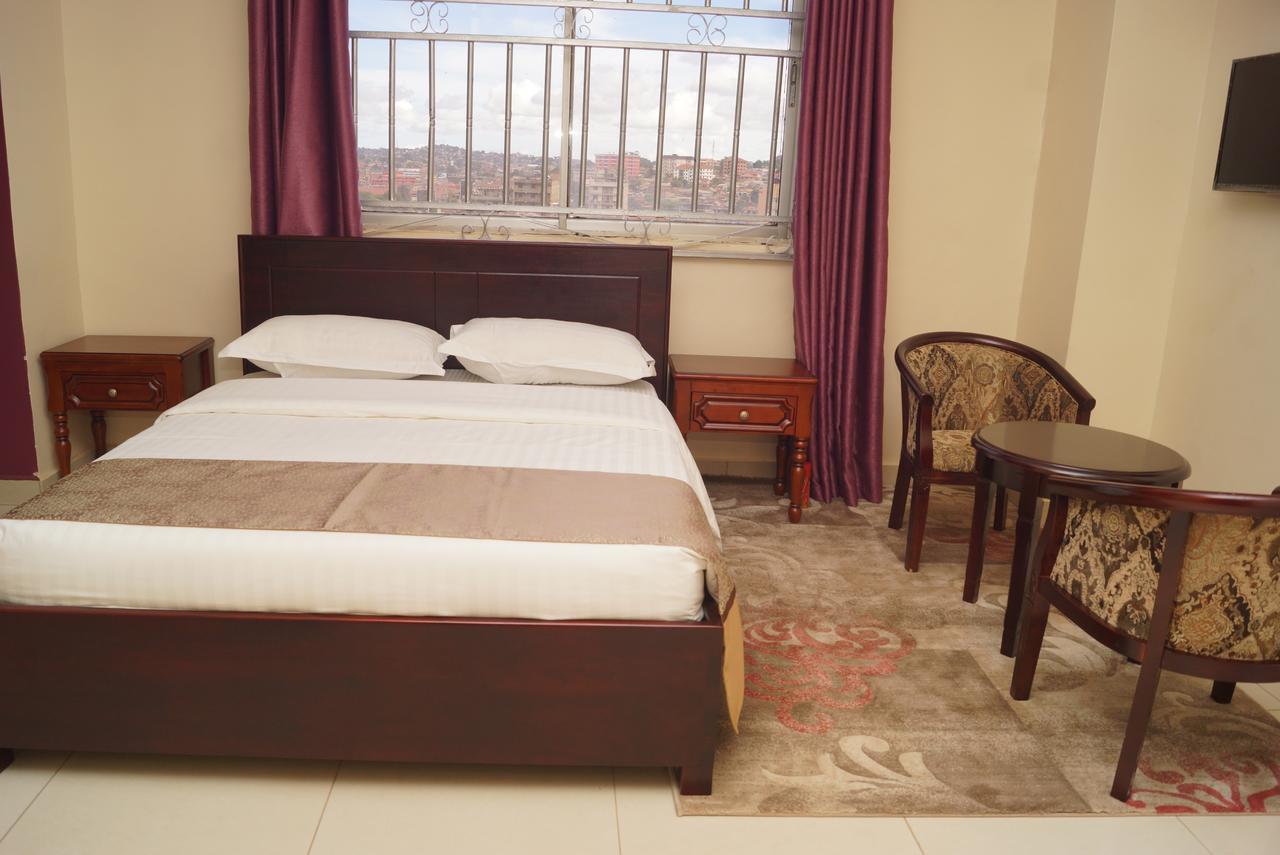 Diamonds Hotel Кампала Екстериор снимка