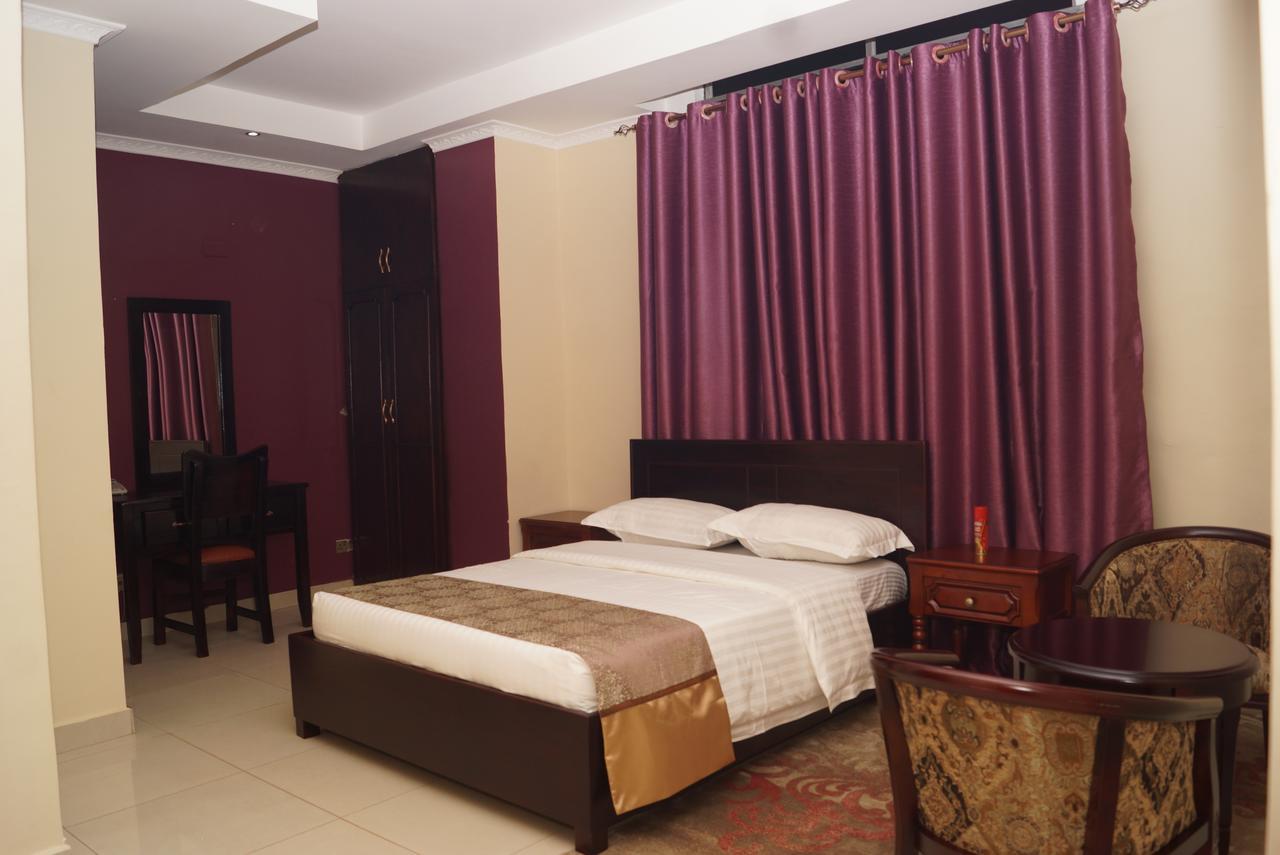Diamonds Hotel Кампала Екстериор снимка