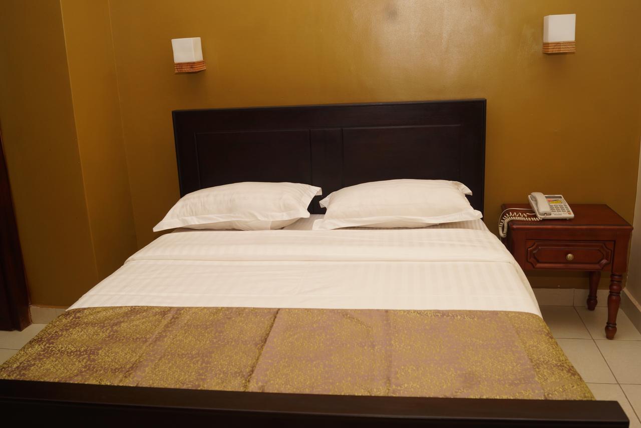 Diamonds Hotel Кампала Екстериор снимка