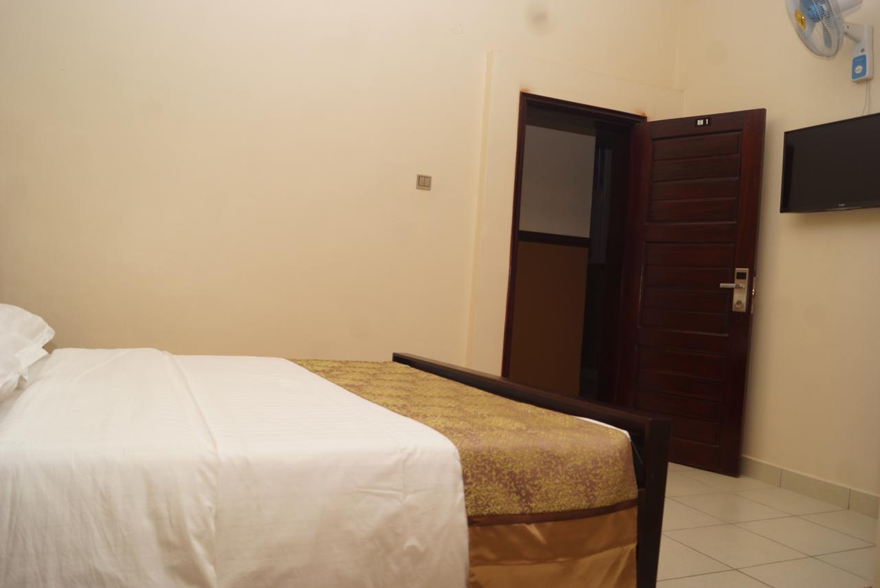 Diamonds Hotel Кампала Екстериор снимка