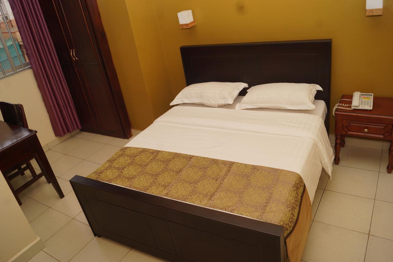 Diamonds Hotel Кампала Екстериор снимка