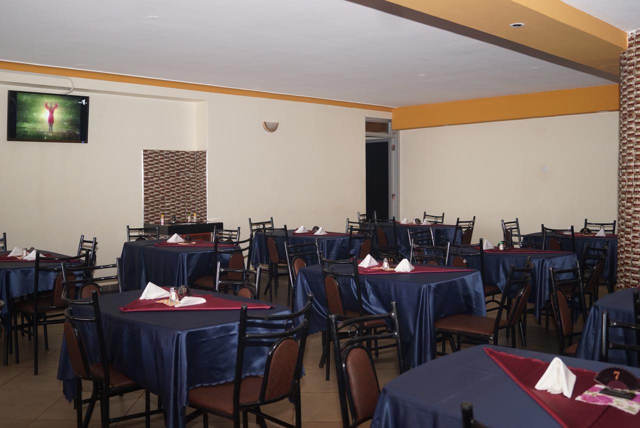 Diamonds Hotel Кампала Екстериор снимка