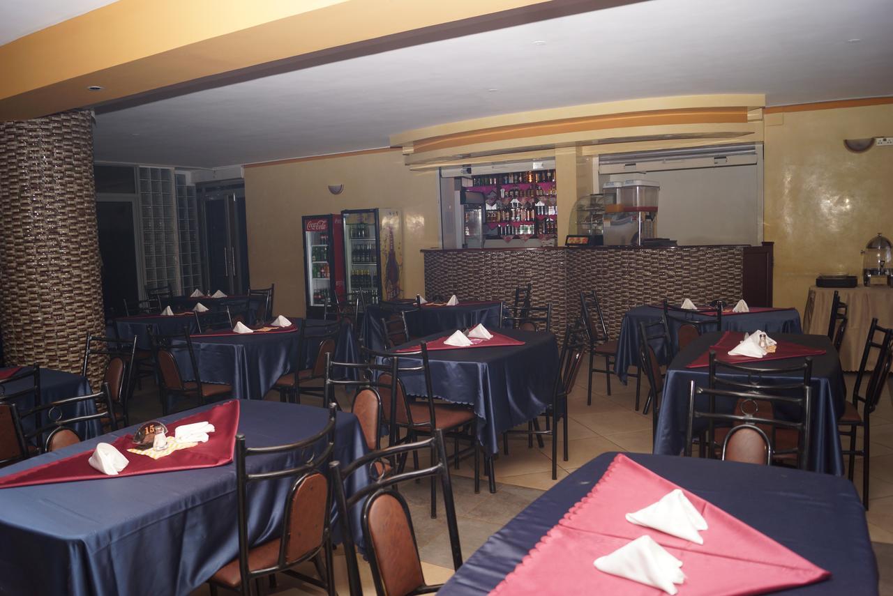 Diamonds Hotel Кампала Екстериор снимка