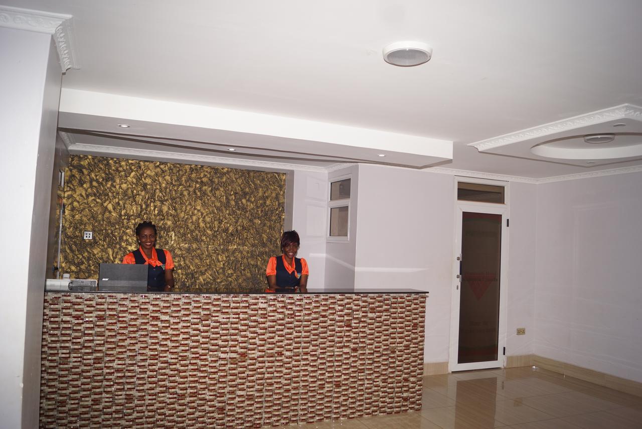Diamonds Hotel Кампала Екстериор снимка