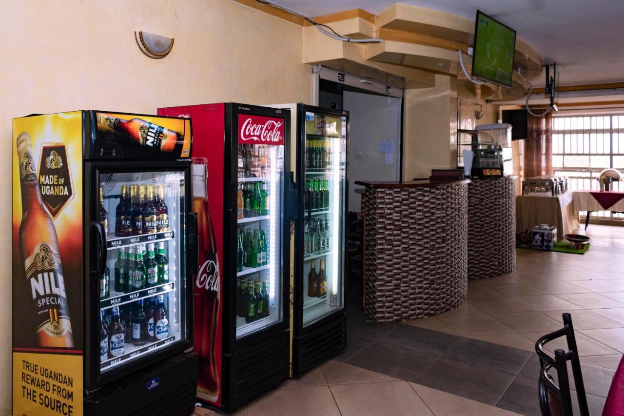 Diamonds Hotel Кампала Екстериор снимка