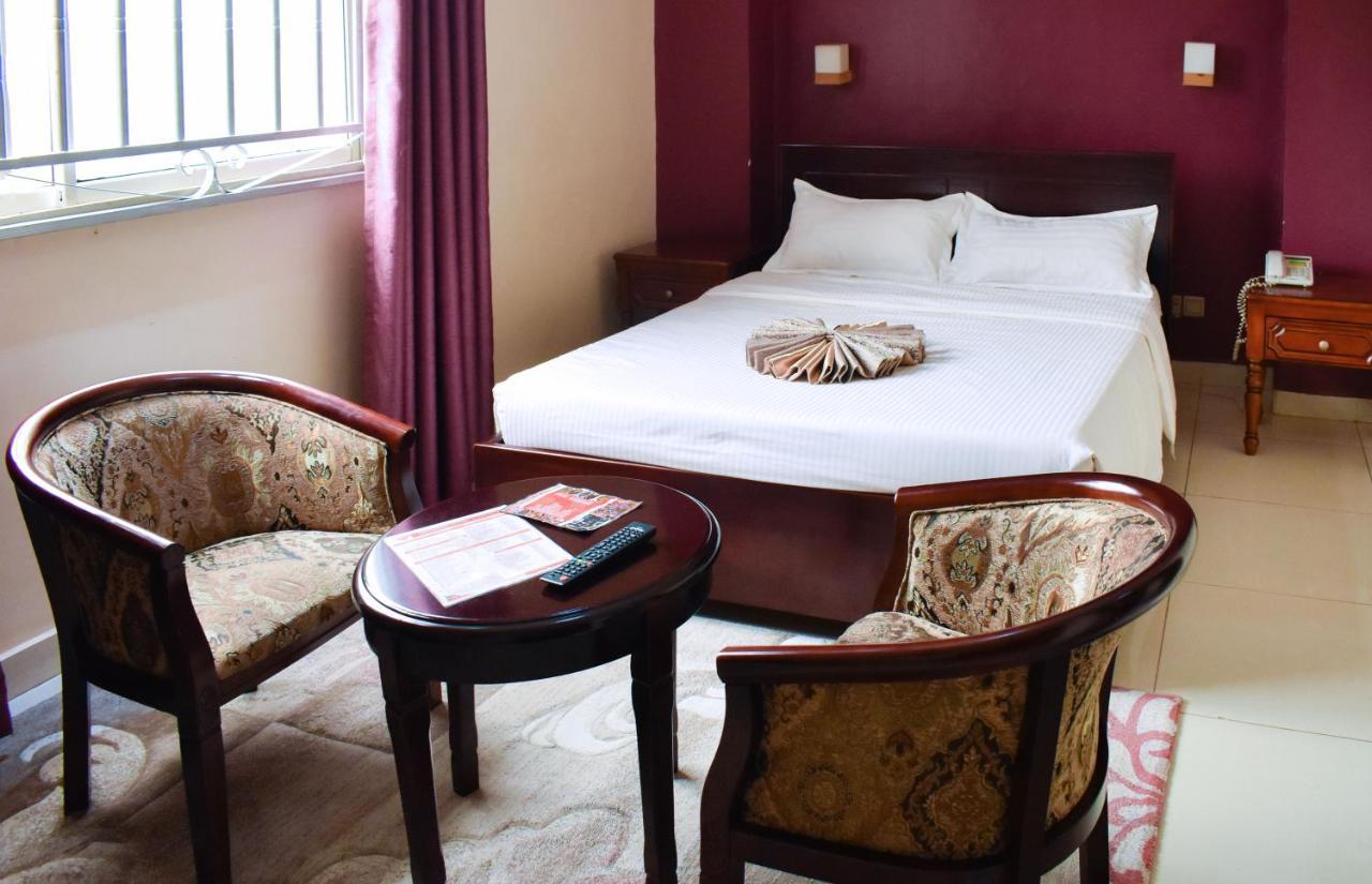 Diamonds Hotel Кампала Екстериор снимка