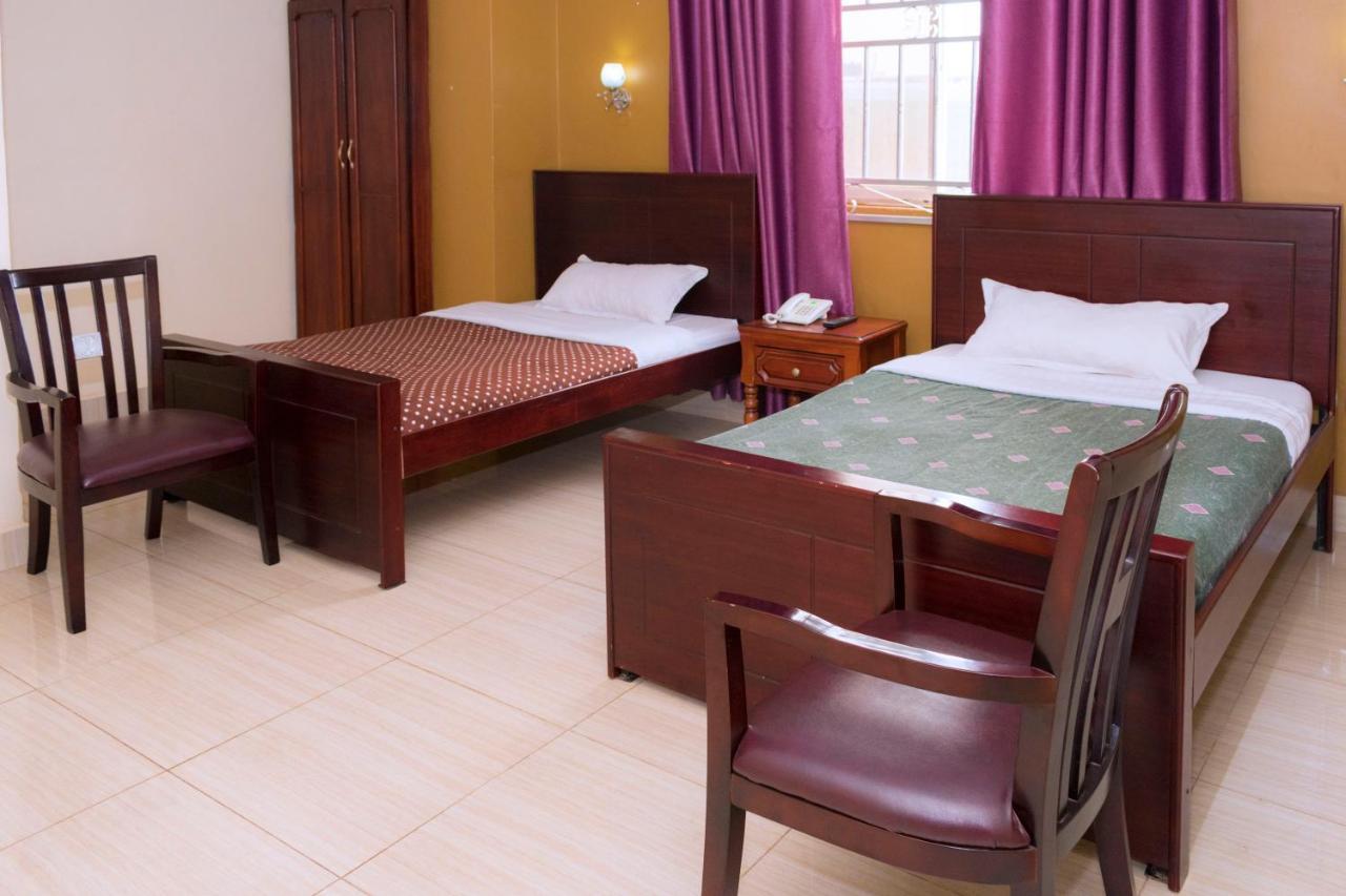 Diamonds Hotel Кампала Екстериор снимка