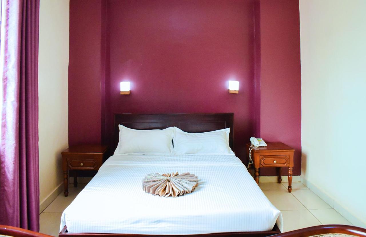 Diamonds Hotel Кампала Екстериор снимка
